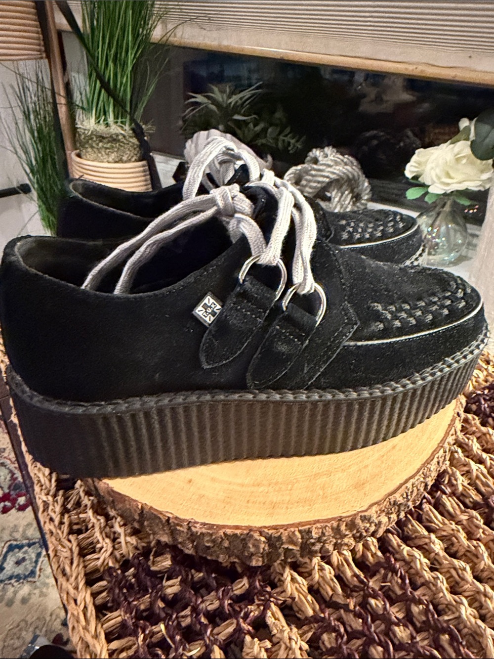 T.U.K. Black Suede Viva Mondo Creepers Platform Shoes Women’s 7 Men’s 5 - Picture 4 of 8